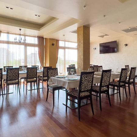 Hotel Tolea Тырговиште Экстерьер фото