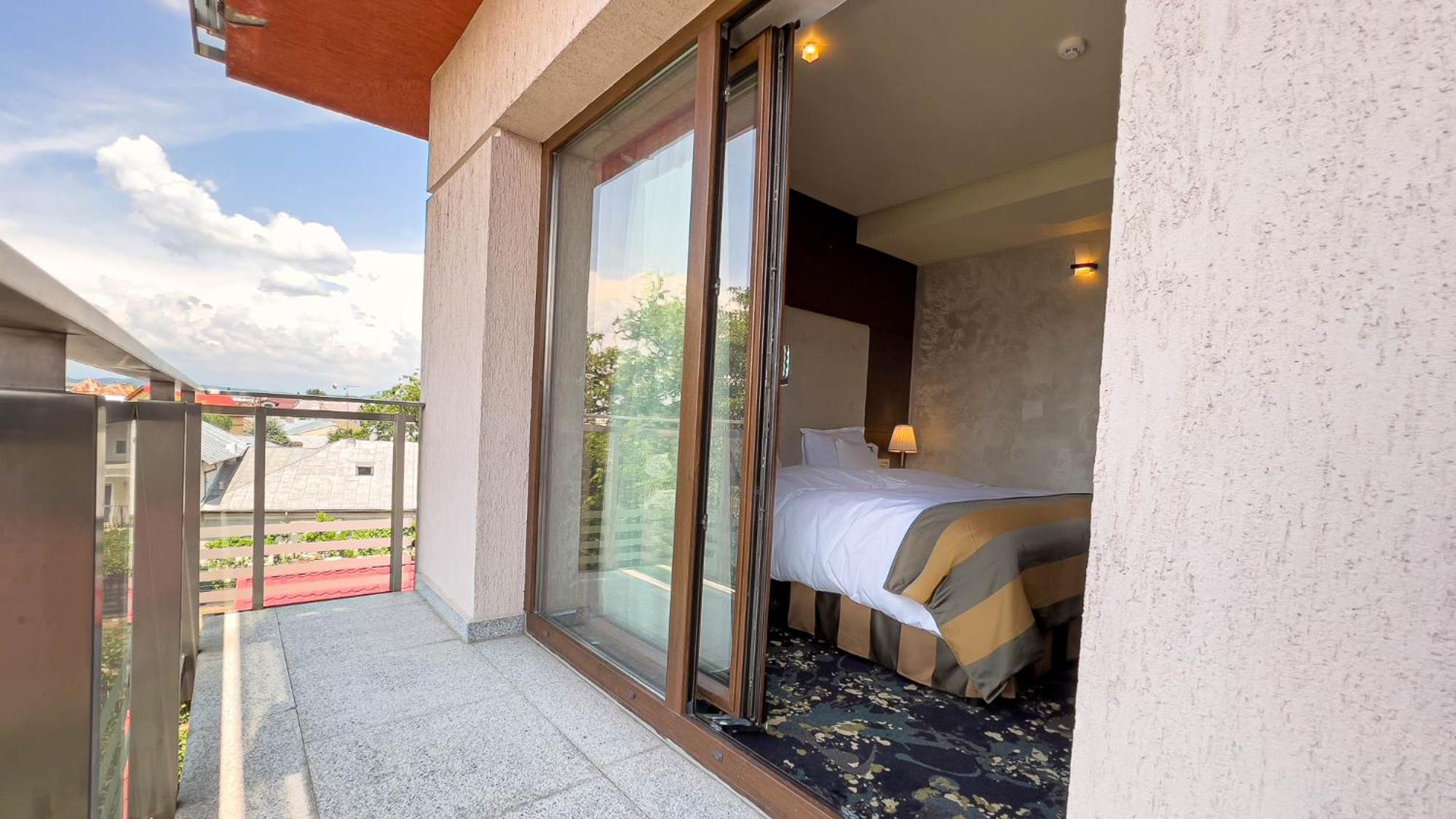 Hotel Tolea Тырговиште Экстерьер фото