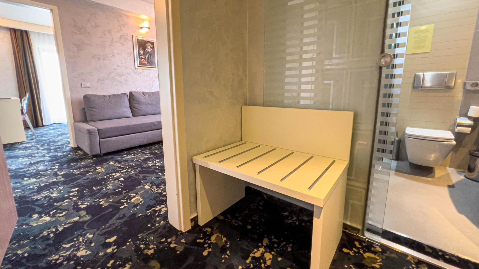 Hotel Tolea Тырговиште Экстерьер фото