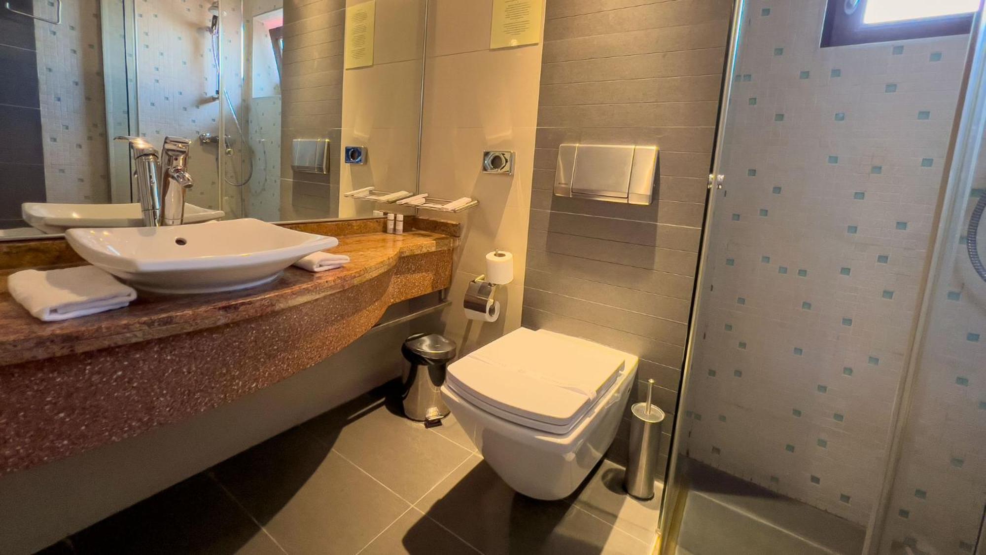 Hotel Tolea Тырговиште Экстерьер фото