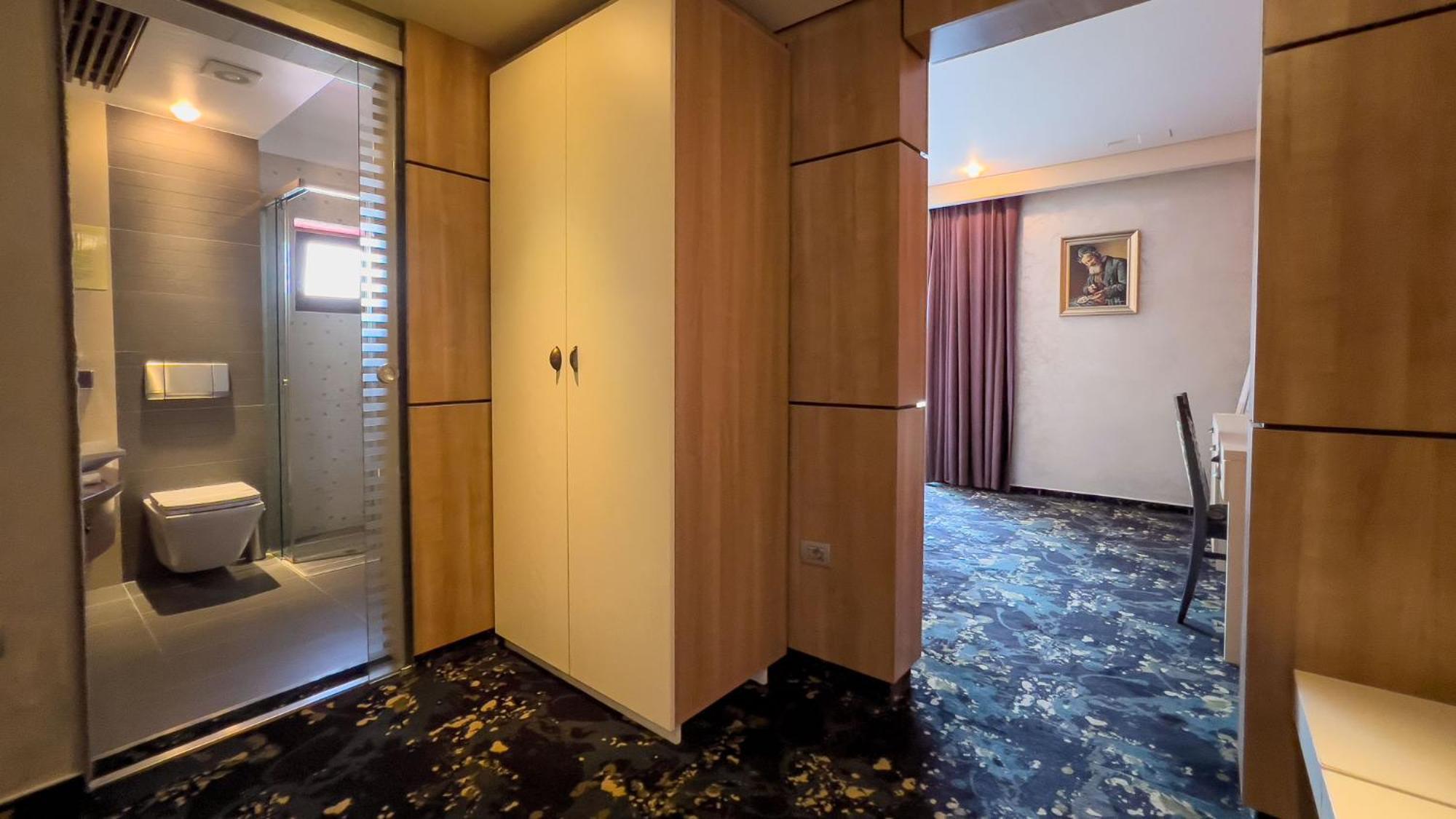 Hotel Tolea Тырговиште Экстерьер фото